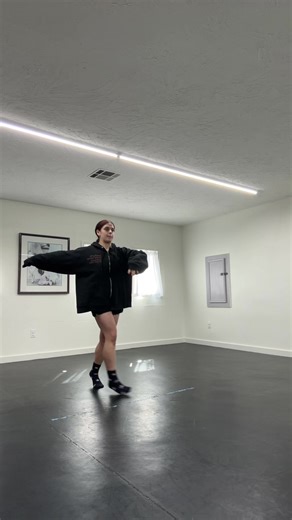 every single thing I learned about a la secondes left my body after only training in college 😭 #fyp #turns #dance 🧠 @daphne dance