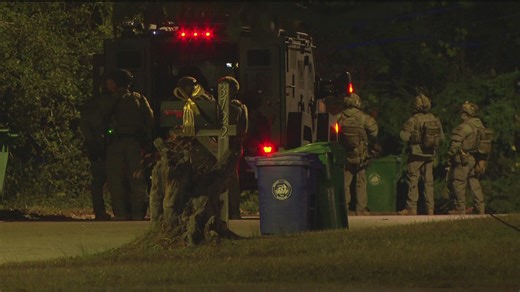 Traffic stop, leads to pursuit and shooting in Cobb County, police say