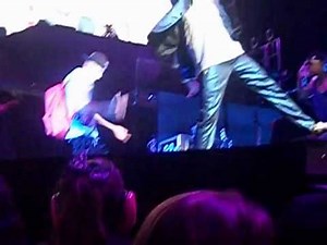 JUSTIN BIEBER surprises CODY SIMPSON on stage - So Listen FRONT ROW Kansas City 10/26/12! HD/HQ