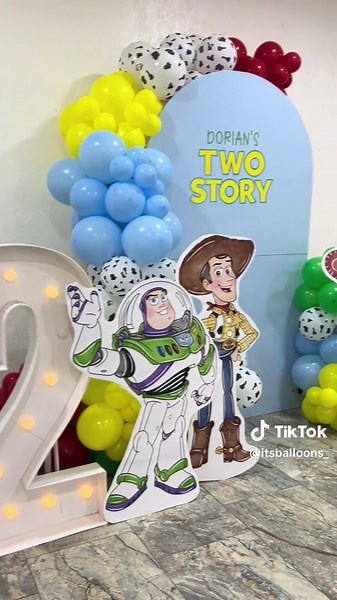 You’ve got a friend in me 💛 #toystory #toystoryballoongarland #toystorybirthday #twostory #balloondecor