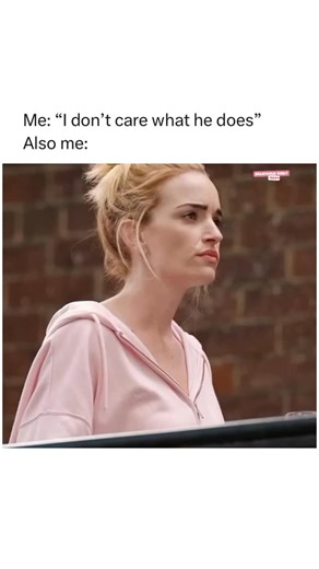 Relatable Girly Feed on Instagram: "💖🎬 Fun fact about Ginny & Georgia 🤍 Even though the show is set in Massachusetts, it’s actually not filmed there at all. All of those cozy New England small town vibes come from Cobourg. This quiet Canadian town was used to bring “Wellsbury” to life, and honestly they nailed it. From the streets to the shops to the overall atmosphere, it looks and feels exactly like a picture perfect New England town even though it’s miles away. Just another reminder that m