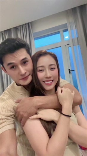 Phim Nợ Đời Vay Trả - Cậu Ôm Rồi Còn Đòi Ai Ngoài Kia Ôm Nữa