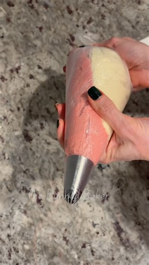 Keri Trbovich | Two toned buttercream 💗🤍 Raspberry + vanilla is the combo today…but you can use ANY colors or flavors with this technique and get the same... | Instagram