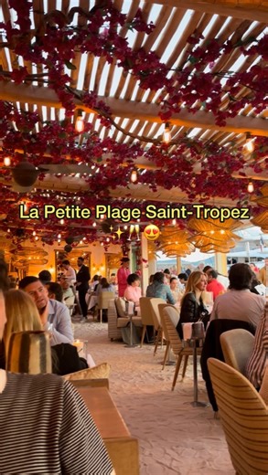 📍 La Petite Plage Saint-Tropez ✨🥂😍 #ThisIsStTropez Video: Eloo Ween #sttropez #sainttropez #restaursnt #travel #france #party #yachts #lifestyle | This Is StTropez