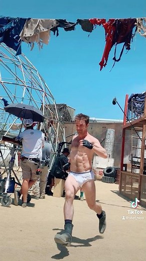 Daniel Radcliffe - Miracle Workers End Times (Behind the scenes).