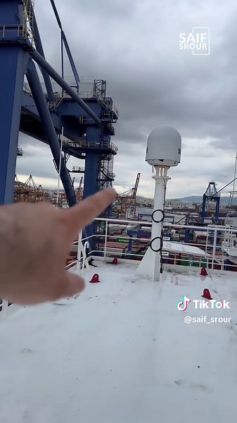 ميناء بيرايوس: قلب الملاحة البحرية في اليونان