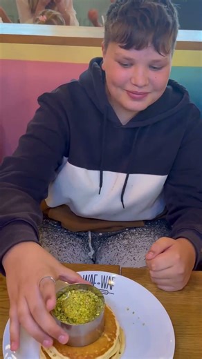 Waf-Waf!😎✊#foodblogger #yummy #food #sweet #pancake #cake #ostrava #sweet #dubai #dessert #icecream