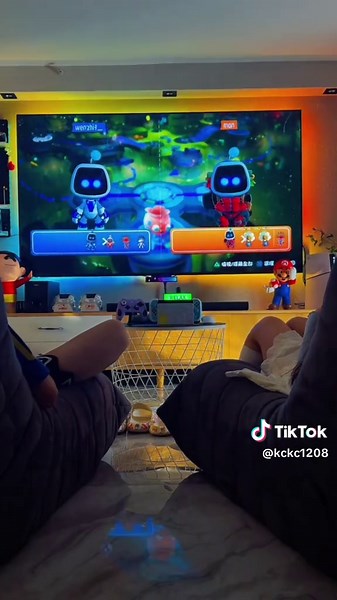 Adorable Space Robot Game: Sprint with Friends!