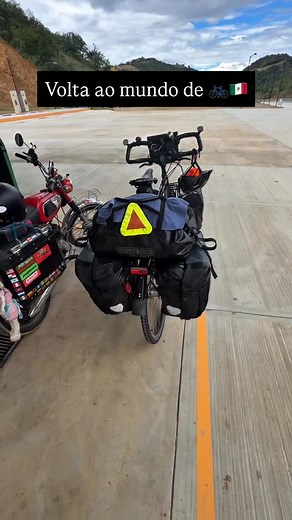 Não viajamos para escapar da vida, mas para a vida não escapar de nós. E os encontros que fazemos pelo caminho são a vida em sua forma mais pura. O Jan, um alemão mais doido que o batman(risos) sabe o verdadeiro significado de viver a vida, o cara está em uma volta ao mundo de bike. Ele trabalhava em um cruzeiro, e do nada dividiu viver na estrada. No momento Jan não tem redes sociais, apenas WhatsAp, caso alguém decidir dar apoio a ele, é só chamar o gringo. | Eduardo Torezan