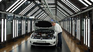 Produktion des E-Golf startet - Volkswagen legt Grundstein für Elektrozukunft