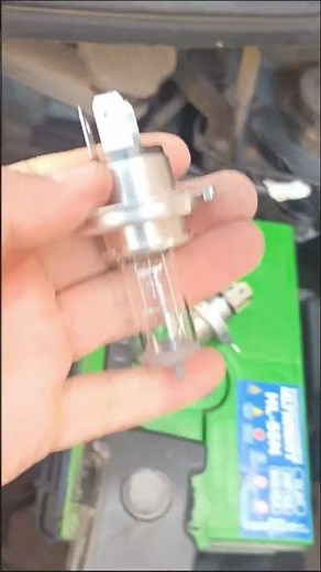 Como cambiar el foco del Faro Delantero auto