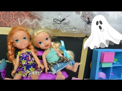 Elsa and Anna Toddlers discover a secret in the attic!