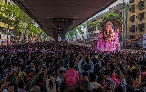 How to Experience Mumbai's Epic Ganesh Festival