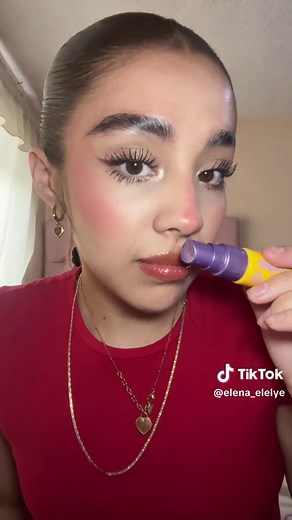 ¿Agua Mineral como Fijador de Maquillaje?