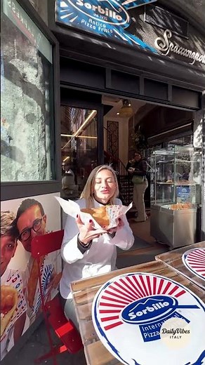Sorbillo Pizza in Naples 🇮🇹🍕✨ | Authentic Italian Flavor