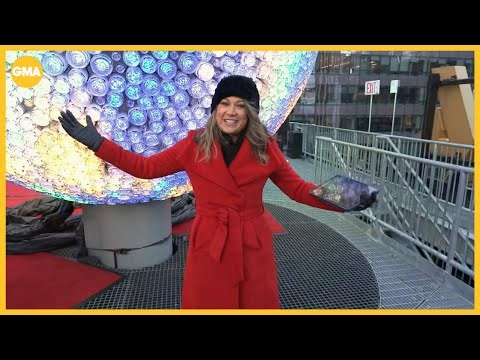 Countdown to the New Year's Eve ball drop