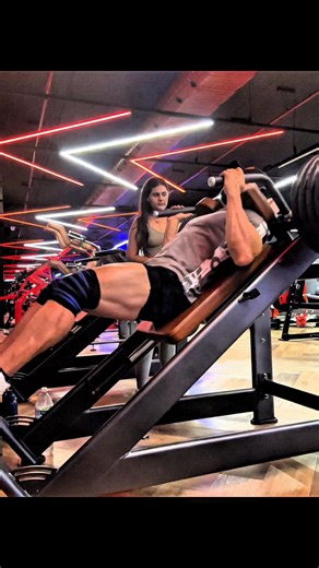 “Academia é um lugar onde matamos o corpo e descansamos a alma” . . . #bodybuilding #fitness #motivation
