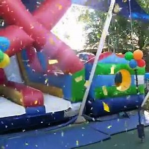 2.9K views · 23 reactions | El mejor lugar para celebrar cumpleaños, tus hijos y sus invitados disfrutarán mucho de 7 inflables, casa en el Árbol, servicio de restaurante, minutas, popcorn, algodones. Para cotizaciones: Cel:9961-2747 E-mail: junglejumpstgu@gmail.com | Jungle Jumps | Facebook