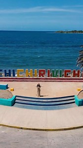 ¡Descubre Chichiriviche, el paraíso escondido de Venezuela! 🌴✨ Chichiriviche te espera con sus playas cristalinas, paisajes únicos y un ambiente relajado que te hará olvidar el estrés. 🌊🇻🇪 Desde paseos en lanchas por sus divinas aguas y espectaculares atardeceres, este destino lo tiene todo para unas vacaciones perfectas. Sumérgete en la exuberante naturaleza, disfruta de la vibrante cultura local y saborea la deliciosa gastronomía. 🏖️🌿🎨🍽️ ¡Ven y vive una aventura inolvidable en Chichiri