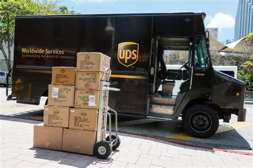 UPS store abruptly closes down leaving businesses with no access to mail service