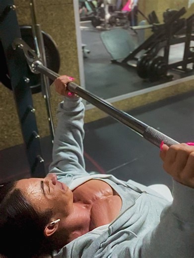 Martina Lopez #bodybuilding🇪🇸 on Instagram: "Upper pecs💖💪🏽 #bodybuilding #gym #ifbbproleague"