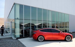 Tesla Model 3 system can be hacked after crash, personal data can be taken