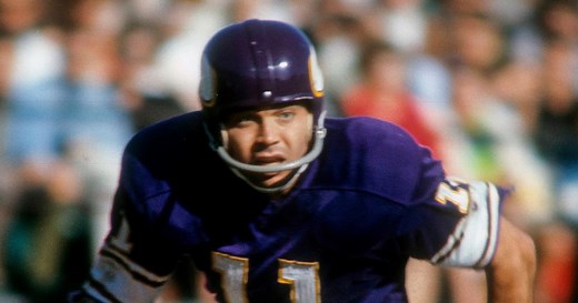 Joe Kapp, a history-making Latino football player, dies at 85