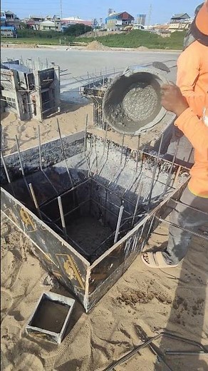 Storm Drain Manhole Construction: Proper Concrete Pouring and Formwork Techniques