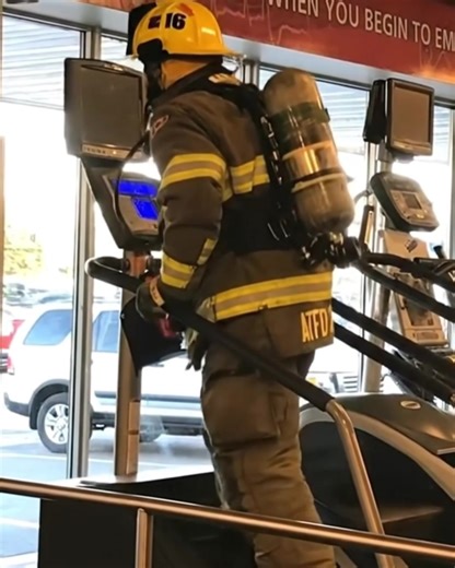 At first, it looked like any other night at the gym—until people noticed the firefighter in full gear climbing the stair machine. Helmet. Mask. Oxygen tank. Thirty minutes nonstop, sweat pouring. Someone finally asked if he was training for a test. He shook his head. “110 floors.” And suddenly everyone understood. It was September 11. He wasn’t working out — he was honoring the 343 firefighters who climbed those same 110 floors in the World Trade Center and never came back down. No cheering. No 