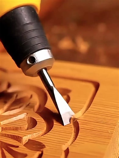 A beautiful design has been made on wood with a small machine. #woodworking #DIY #craft #smallmachine #fyp