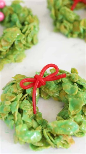 ❤️CHRISTMAS CORNFLAKE WREATH❤️ Cornflake wreaths are an easy holiday treat that is fun to make. They are the perfect treat for a Christmas party or for adding to a cookie plate for neighbors. You won’t regret trying these delicious Cornflake Christmas wreath cookies! ✨Comment ‘WREATH’ and we will send you the link! #christmaswreath #cornflakechristmaswreath #christmastreat #christmas https://prettyprovidence.com/christmas-cornflake-wreaths/ | Pretty Providence