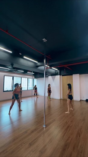 Empowering Pole Fitness Class with Teacher Ciara | Pole Dancing