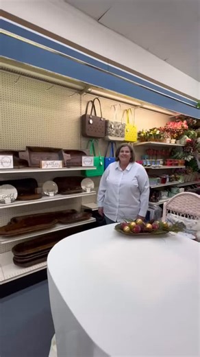 How pretty would these dough bowls look on your Thanksgiving or Christmas table? They also would make the perfect gift for anyone who loves to host holidays, parties, and events in their home. Don’t forget that our annual Christmas Open House is coming up on November 6th, 7th, and 8th! Join our Facebook event page to be the first to see when we post information on sale items and details about the event. We can’t wait to celebrate the beginning of the holiday season with our customers! | Hilliard