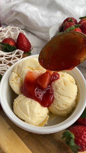 14 reactions |  This EASY fresh strawberry sauce is the perfect way to top anything from pancakes and waffles to cakes and ice cream! | Savory Experiments | Facebook