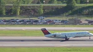 39K views · 748 reactions | Must See! Emergency Landing Sky West CRJ-200ER With no Flaps! Video by (Tyler H) via YouTube | Born To Fly | Facebook