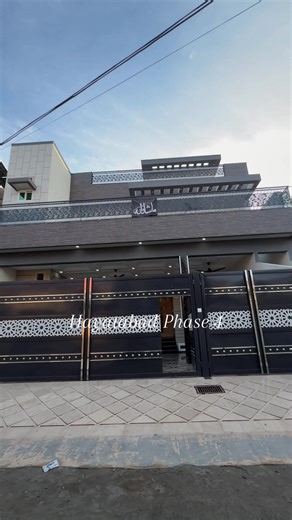Luxury 10 Marla Dream House in Hayatabad Phase 4