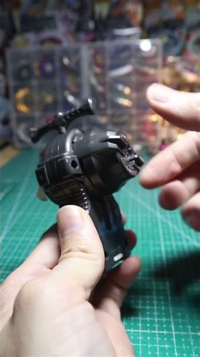Important notes when using the 2-way pull-string launcher for this Metal Beyblade.