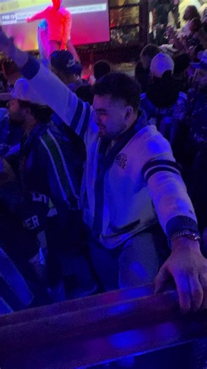 i told this dude to put on a performance and i’ll make him tik tok famous 😂