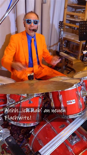 Atze Bauer & die Band mit Witz on Instagram: "Wir schaffen es locker, das Flachwitzniveau nach unten zu korrigieren 😉 #flachwitz #livemusik #liveband #spaß"