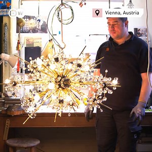 🕯 This Austrian company still makes chandeliers by hand that transform ordinary rooms into ballrooms. Their lighting designs adorn the Opera House in New York City and the Vienna State Opera among others. | DW Euromaxx