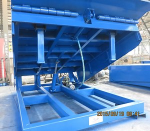 [Hot Item] Hydraulic Adjustable Truck Cargo Boarding Bridge Loading Unloading Stationary Dock Lift Ramp Dock Leveler Lifter