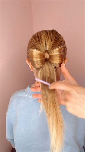 692K views · 1.5K reactions | CUTE HAIR BOW FOR THE HOLIDAYS #hairstylesforgirls #hairtutorial #hairfashion | Mom Generations | Facebook