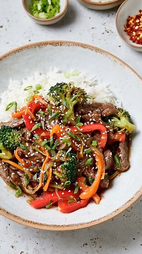 3.2K views |  Quick & Easy British-Style Beef Stir Fry Recipe 數異...