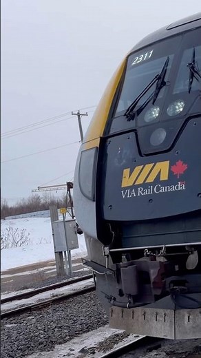 VIA カナダの列車に乗ってケベックからモントリオールへ３時間で到着🇨🇦#カナダ旅行 #バンクーバー生活 #列車旅