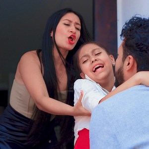 384K views · 6.1K reactions | Madre exigía dinero al padre de su hija para dejarla verla, sin imaginar el error que cometía. | Luna Isabella | Facebook