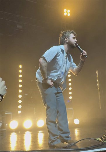 Interactive Concert Experience with Alex Warren