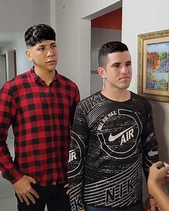 4.1M views · 40K reactions | POR CALIENTE SE EMBARAZA DE DOS HOMBRES Y AL FINAL DEBE TOMAR UNA DECISION | Un Sombrerero Loco | Facebook