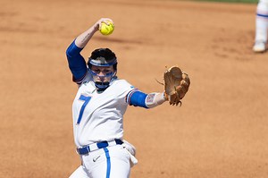 Gators punch ticket to Women's College World Series with 5-2 win over Georgia