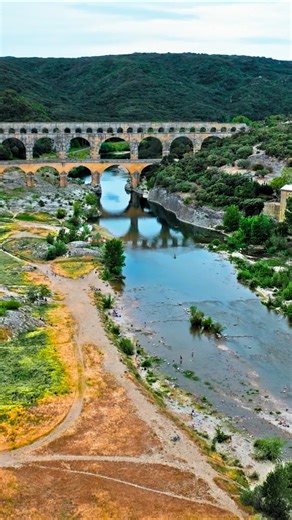 Keindahan arsitektur Pont du Gard terungkap melalui drone