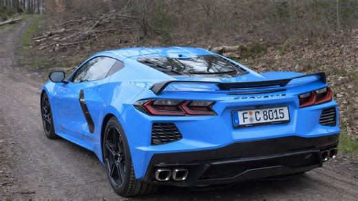 Corvette C8 Stingray acceleration and sound from driver view